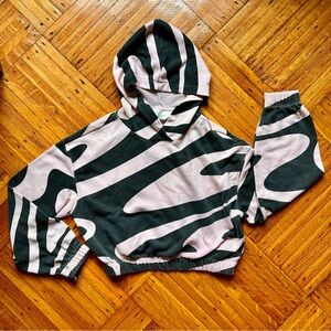 🌈⚡️H&M Light Pink + Black Graphic Cropped Hoodie